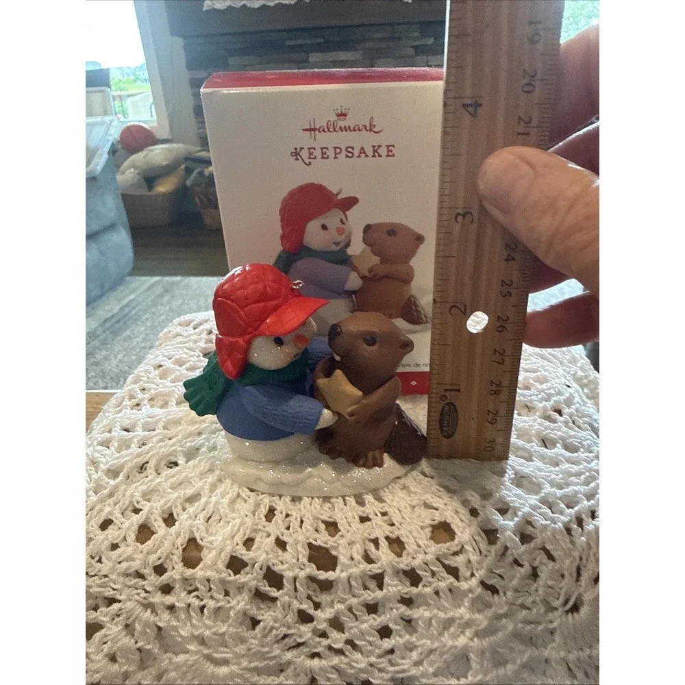 Hallmark Keepsake Snow Buddies 2015 Ornament 18th In Series Snowman W/ Beaver
